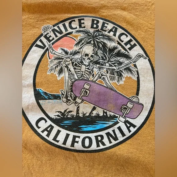 Fifth sun: Venice Beach Graphic Tee in Mustard - Picture 2 of 13